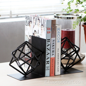Scaffale per libri in ferro battuto con decorazione geometrica creativa del tappo del libro